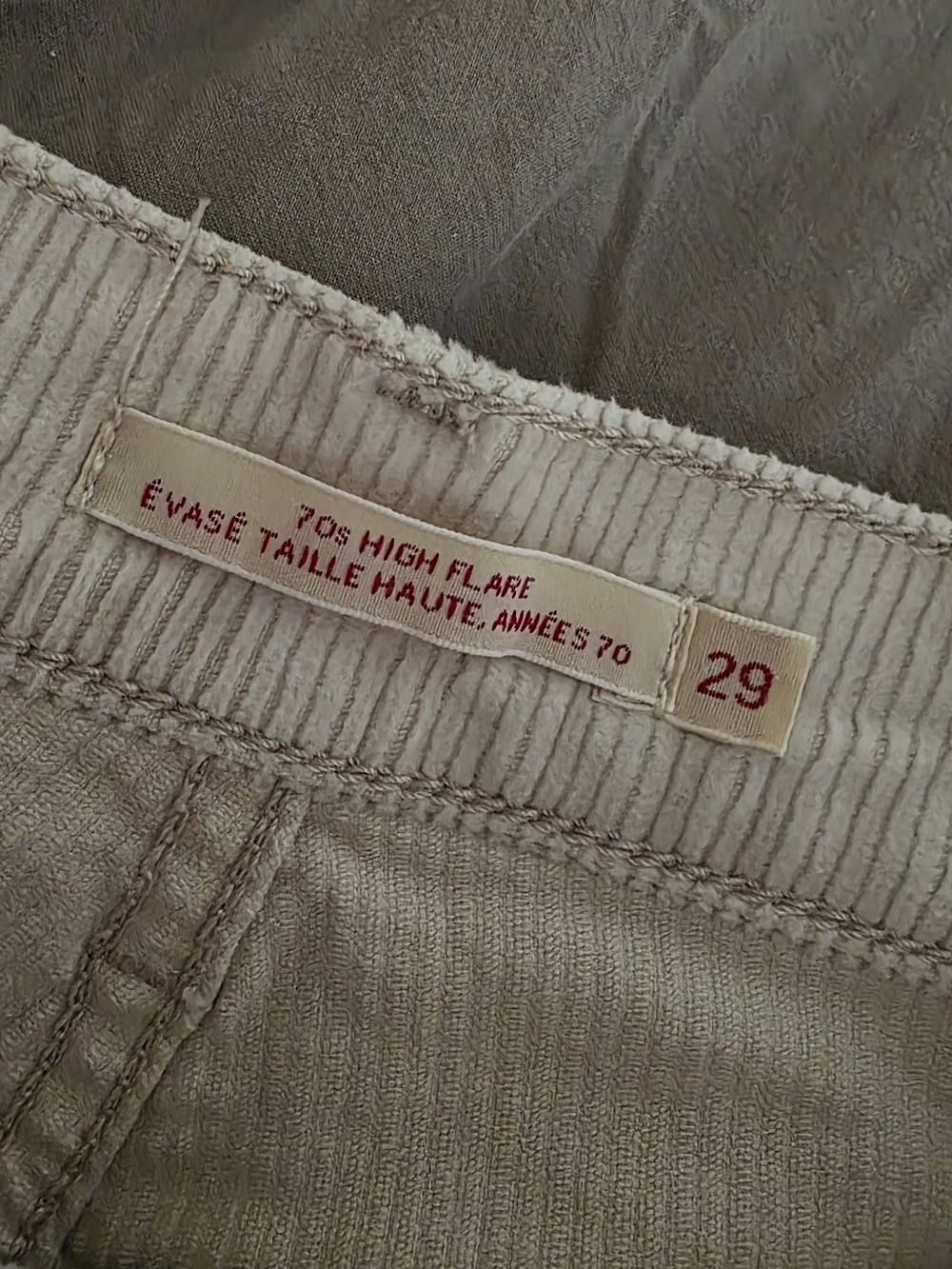 Levi's 70's high rise flare cord jeans in Sandshell 29W - Picture 8 of 15